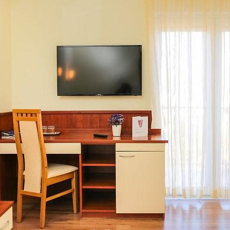 Hotel Merlot Opuzen  エクステリア 写真