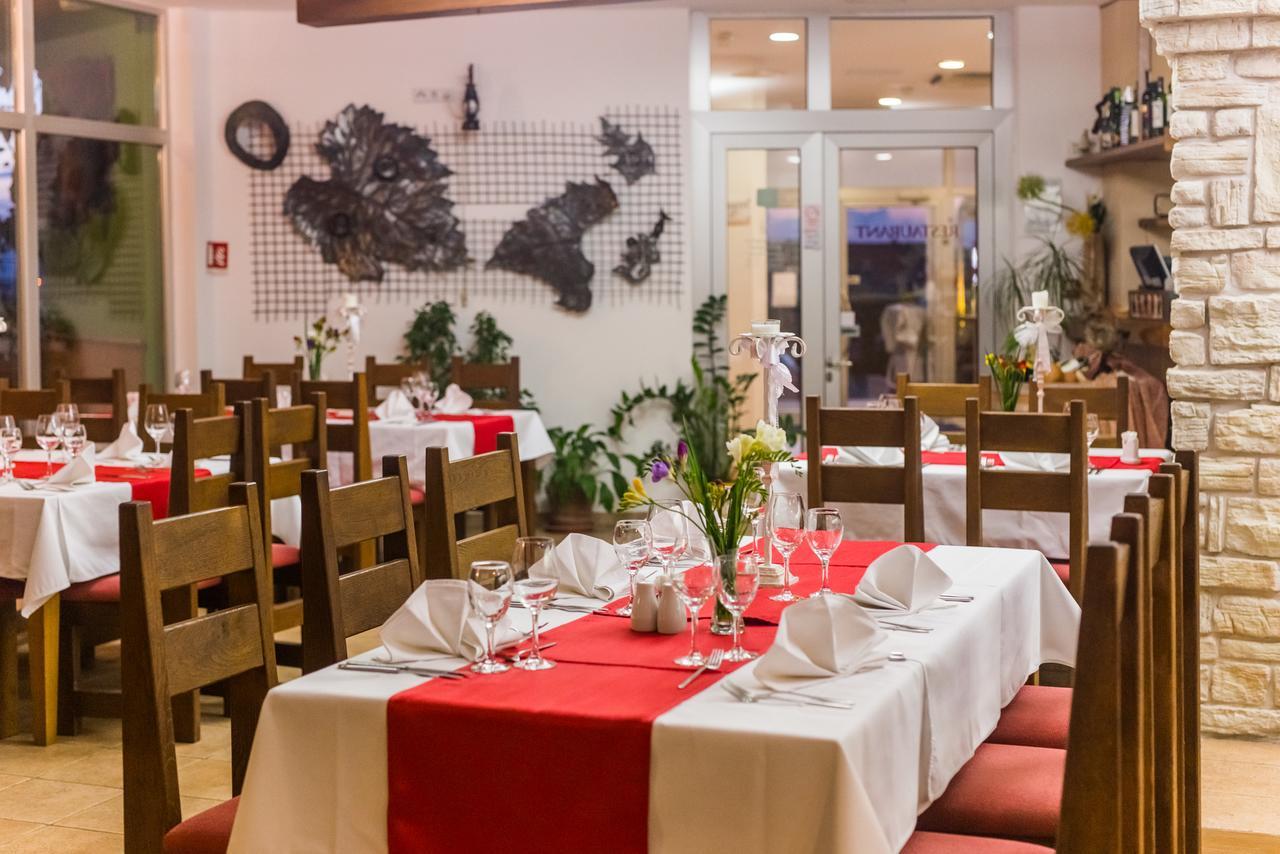 Hotel Merlot Opuzen  エクステリア 写真