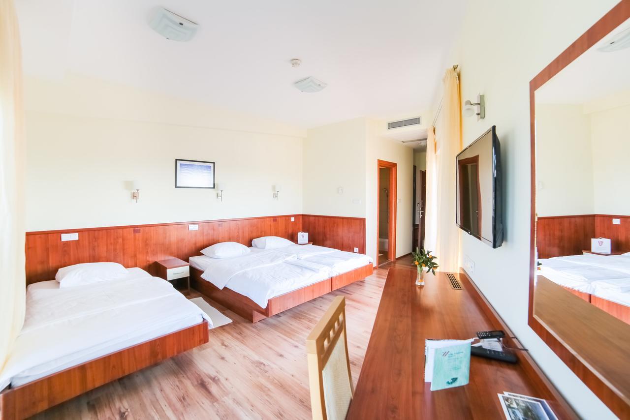 Hotel Merlot Opuzen  エクステリア 写真