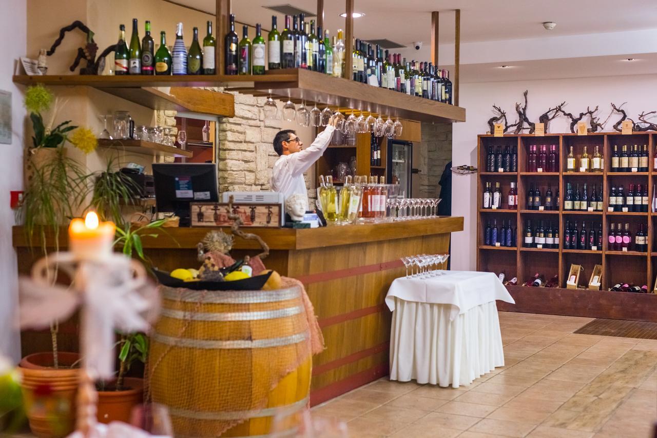 Hotel Merlot Opuzen  エクステリア 写真