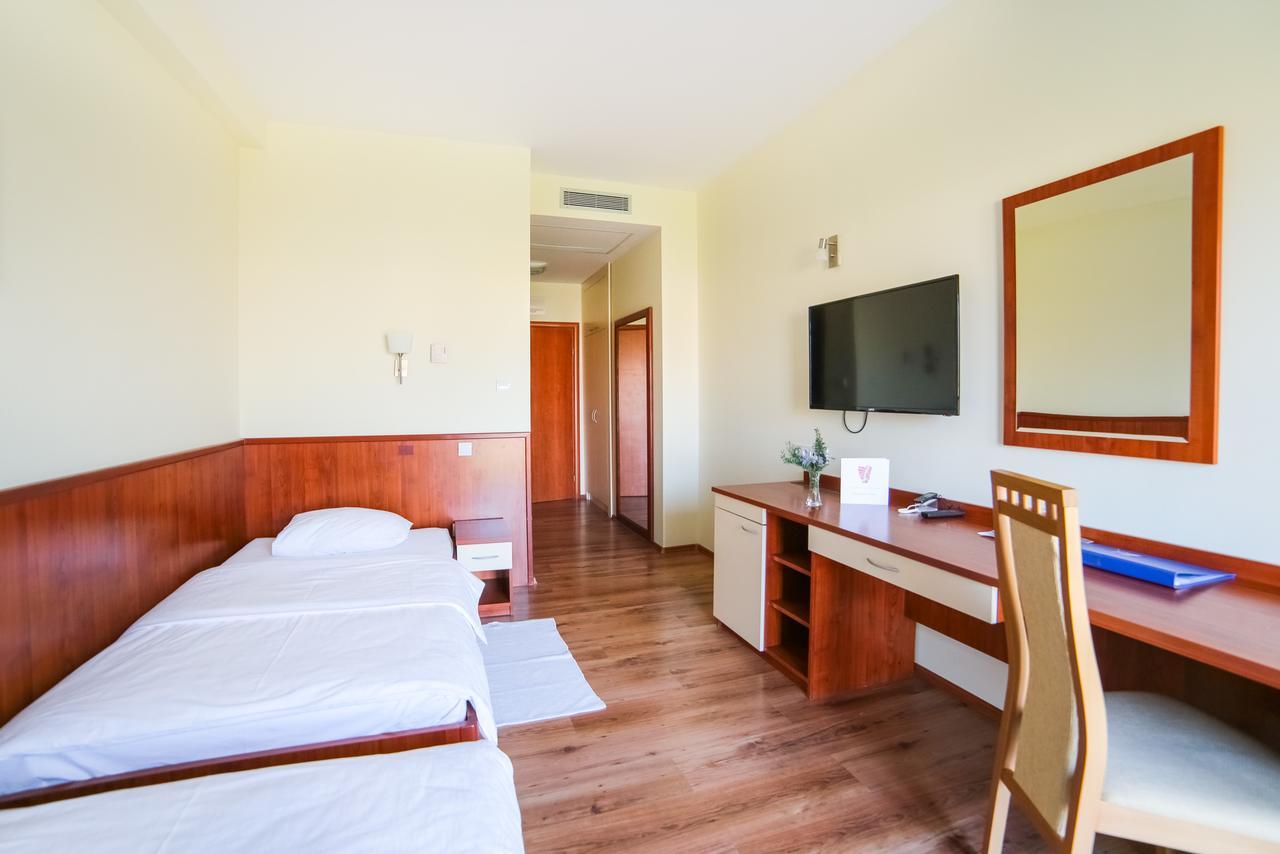 Hotel Merlot Opuzen  エクステリア 写真