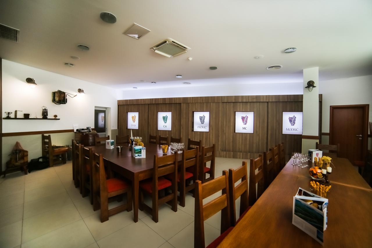 Hotel Merlot Opuzen  エクステリア 写真