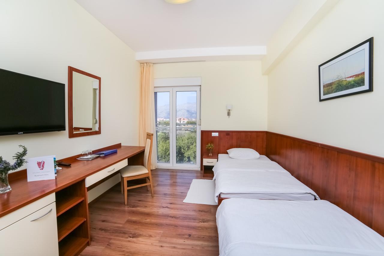 Hotel Merlot Opuzen  エクステリア 写真