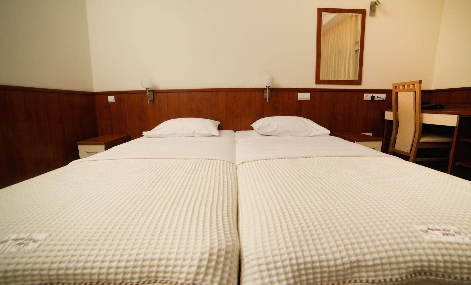 Hotel Merlot Opuzen  エクステリア 写真
